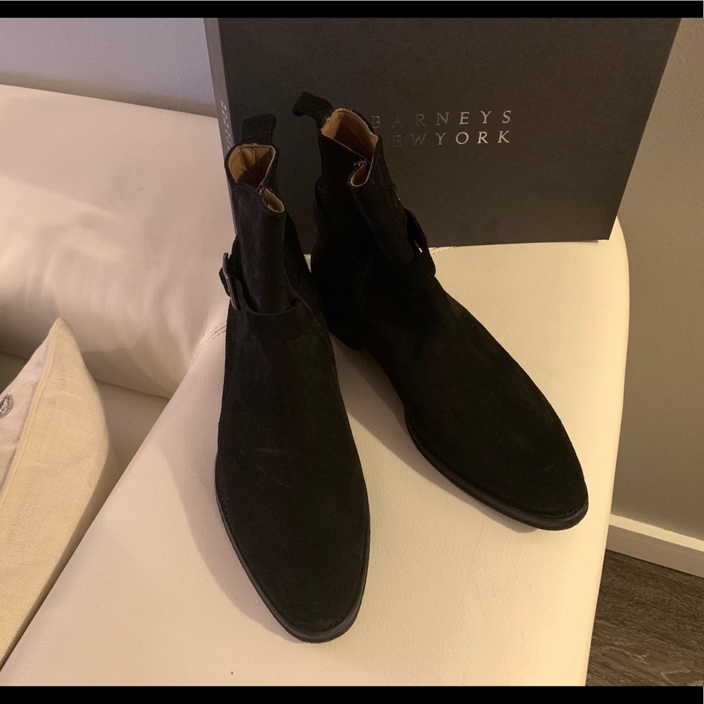 Vero Cuoio for Barney New York.